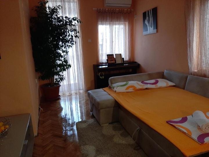 اتاق لوکس, Guest House Ivan