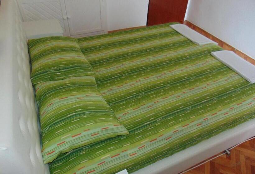آپارتمان 1 خوابه, Guest House Ivan