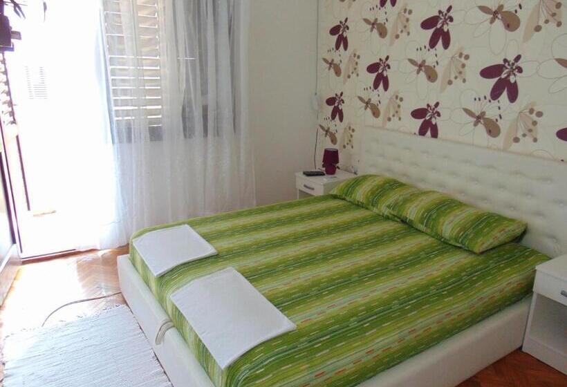 آپارتمان 1 خوابه, Guest House Ivan