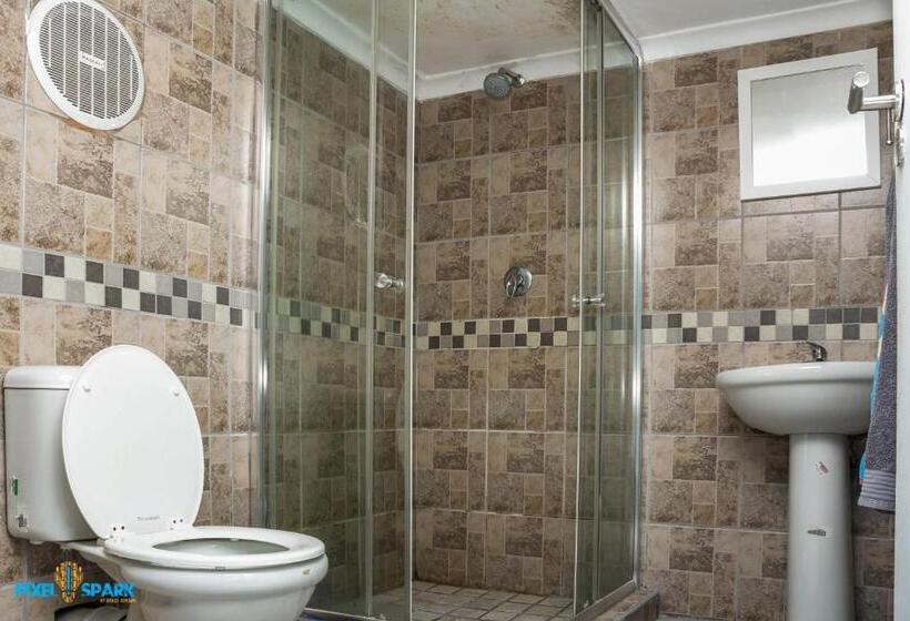 اتاق خانوادگی, Tyday Accommodation