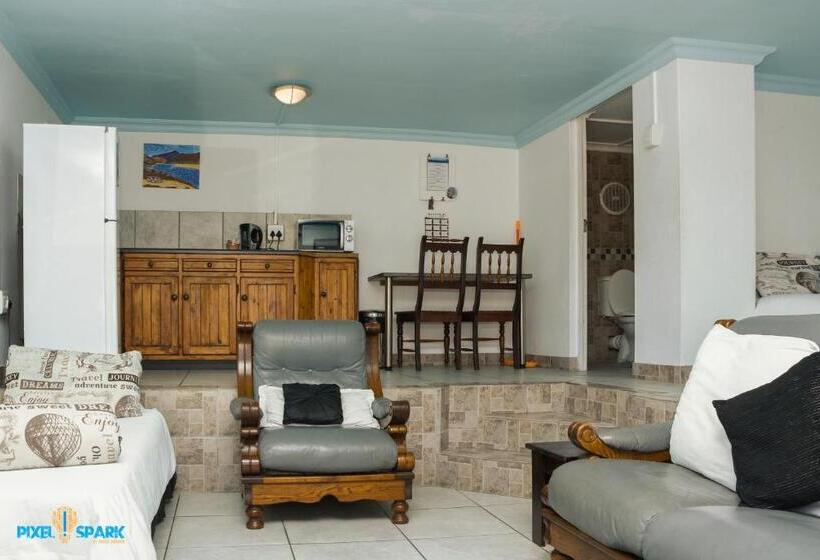 اتاق خانوادگی, Tyday Accommodation