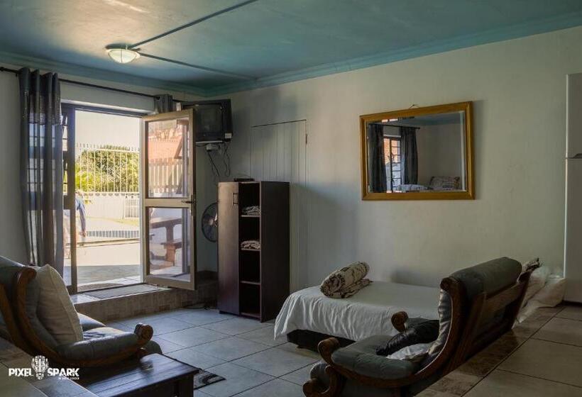 اتاق خانوادگی, Tyday Accommodation