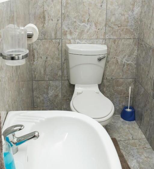 اتاق استاندارد با چشم‌انداز باغ, Tyday Accommodation