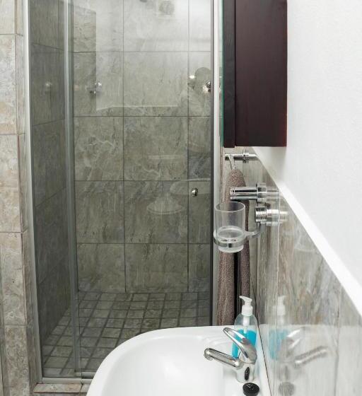 اتاق استاندارد با چشم‌انداز باغ, Tyday Accommodation