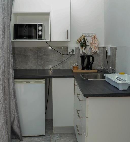 اتاق استاندارد با چشم‌انداز باغ, Tyday Accommodation