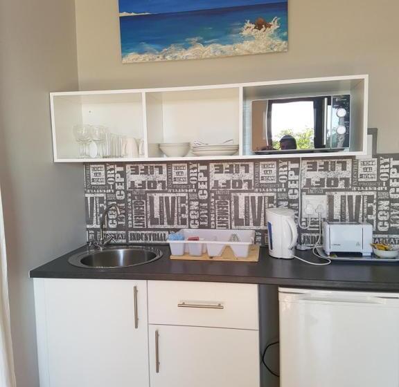 اتاق استاندارد سه نفره, Tyday Accommodation