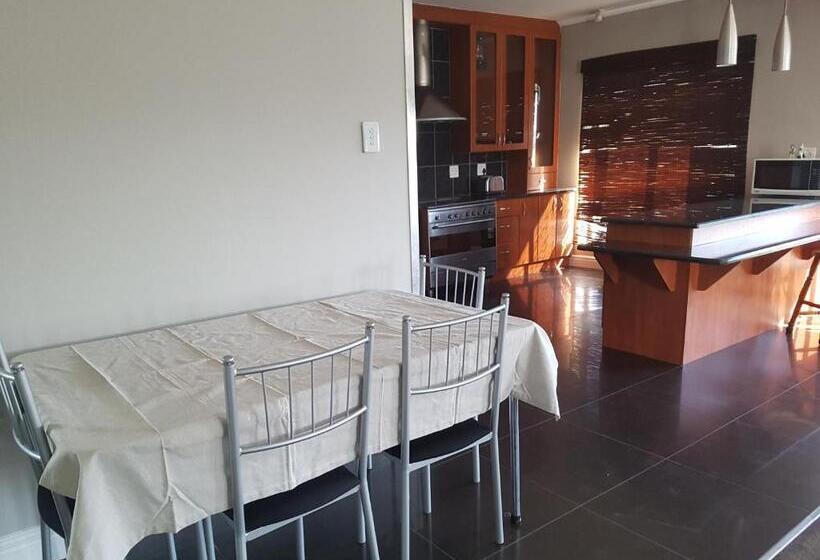 اتاق لوکس چهار تخته, Tyday Accommodation