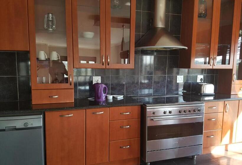 اتاق لوکس چهار تخته, Tyday Accommodation