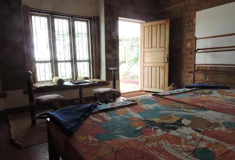 Classic room with balcony, Ashtamudi Villa