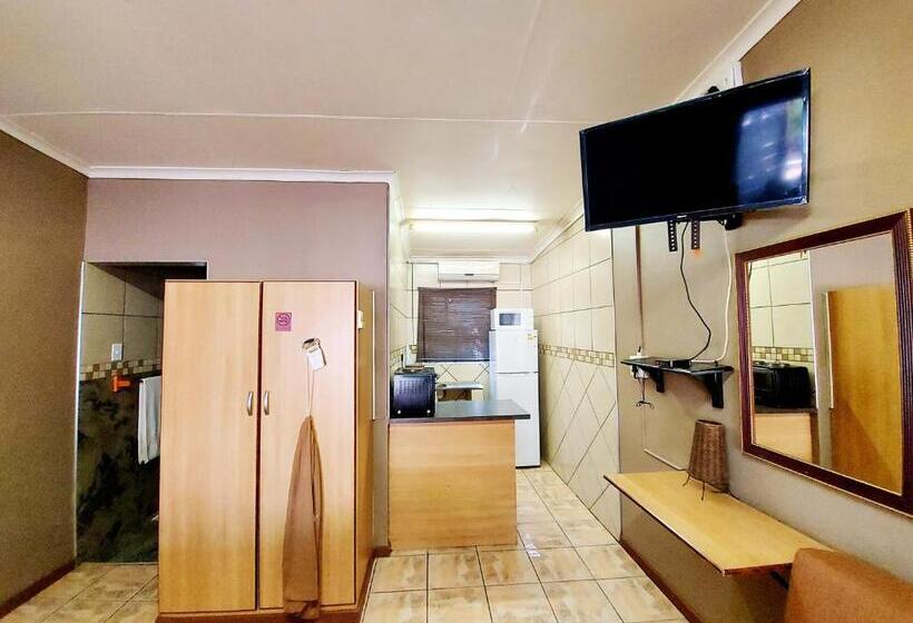 غرفة قياسية ثلاثية, Sundown Lodge