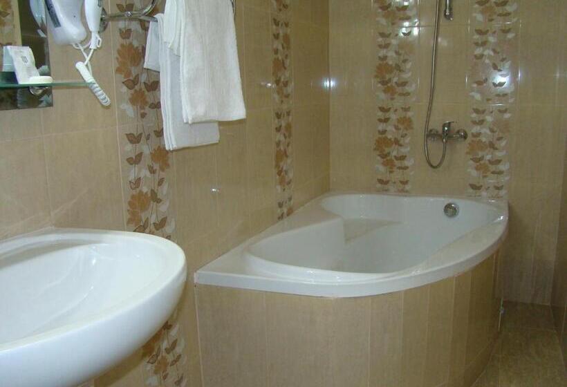 اتاق سوپریور با بالکن, Pensiunea Magnolia