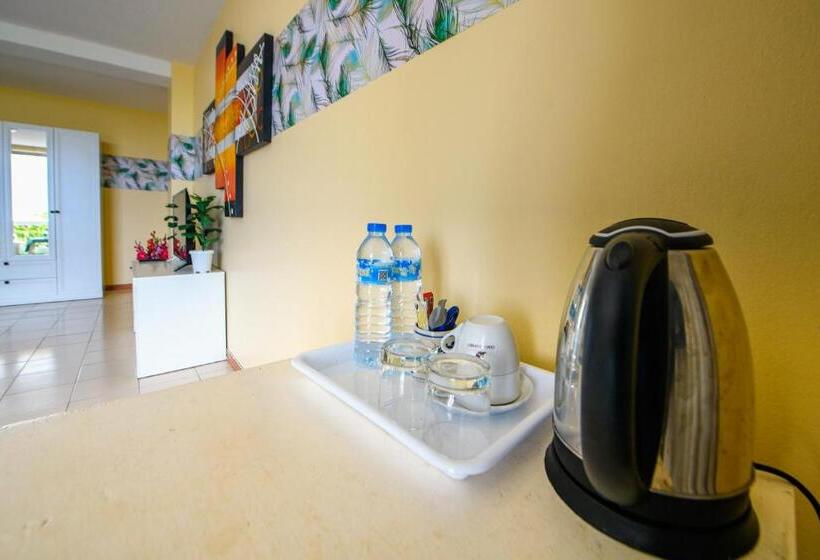 اتاق لوکس با تخت دو نفره بزرگ, Happy Vikings  Beachfront