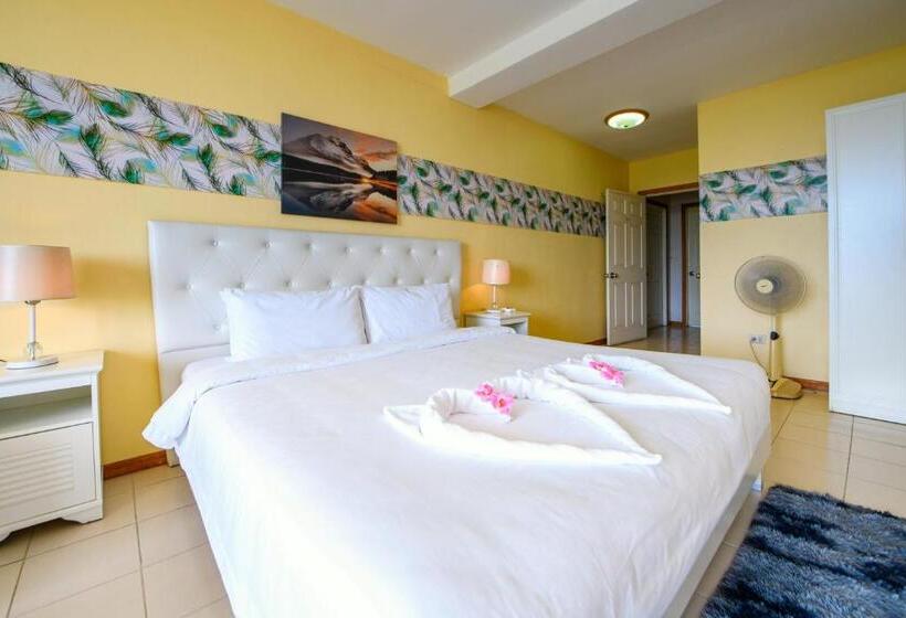 اتاق لوکس با تخت دو نفره بزرگ, Happy Vikings  Beachfront