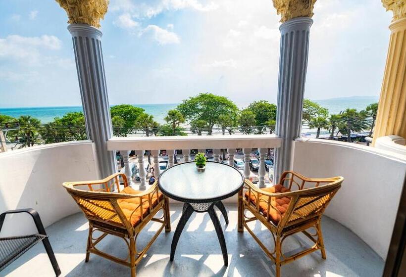 سوییت با چشم‌انداز دریا, Happy Vikings  Beachfront