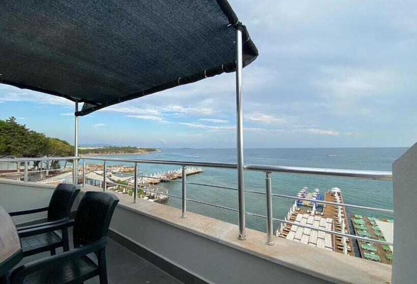 Люкс с Террасой, Seaside Apart