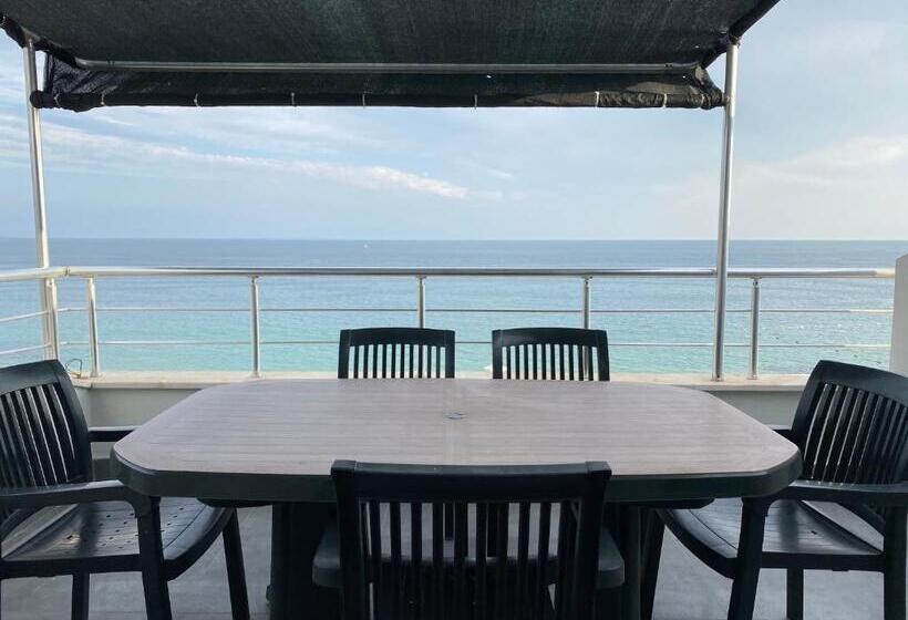 Люкс с Террасой, Seaside Apart