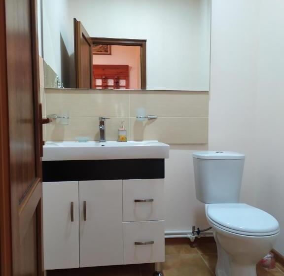 اتاق لوکس سه تخته, Guest House Nataly