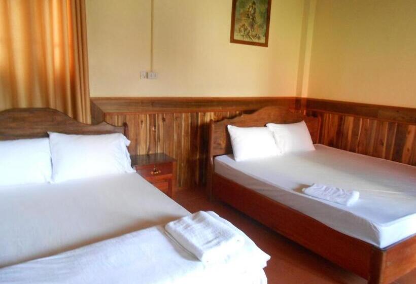 اتاق استاندارد با بالکن, Zuela Guesthouse