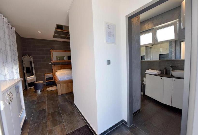 بانگلوی استاندارد, Apartmani I Bungalovi Trojka