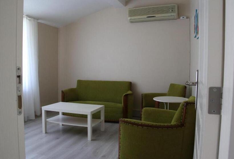 آپارتمان 1 خوابه با چشم‌انداز استخر, Büyükada Apart Hotel   Karadağ Apart