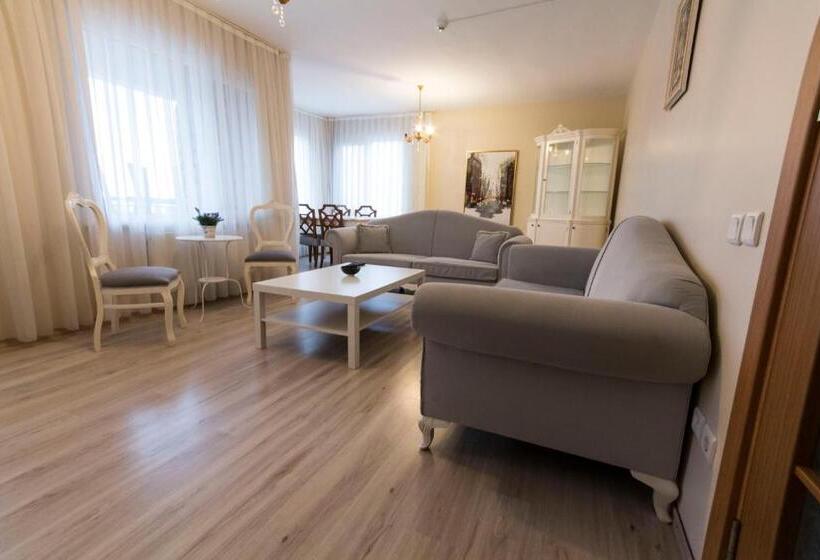 آپارتمان لوکس 1 خوابه, Büyükada Apart Hotel   Karadağ Apart