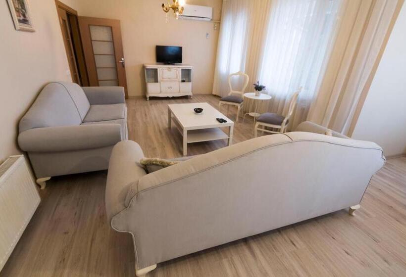 آپارتمان لوکس 1 خوابه, Büyükada Apart Hotel   Karadağ Apart