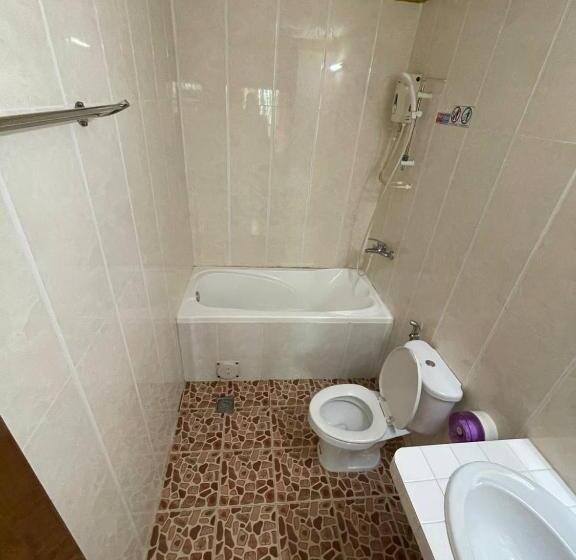 اتاق استاندارد سه نفره, Apsara Guest House Kampot City