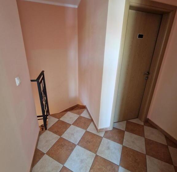 اتاق لوکس با بالکن, Guest House Damjana