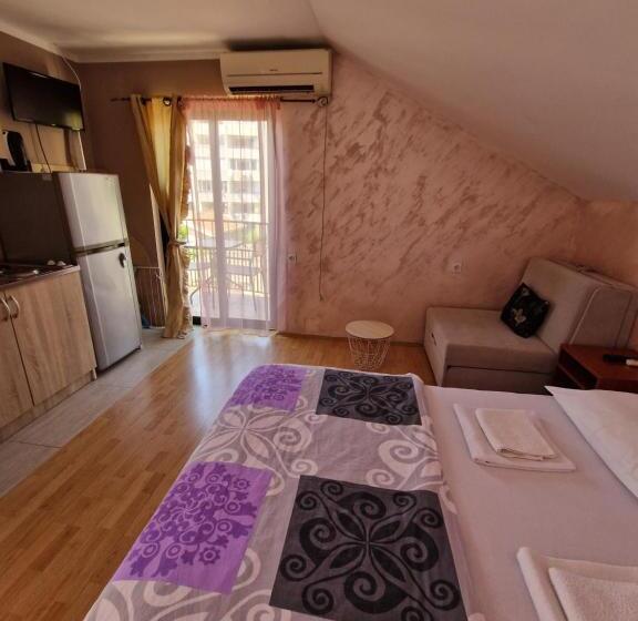 اتاق لوکس با بالکن, Guest House Damjana