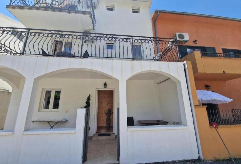 اتاق لوکس با بالکن, Guest House Damjana