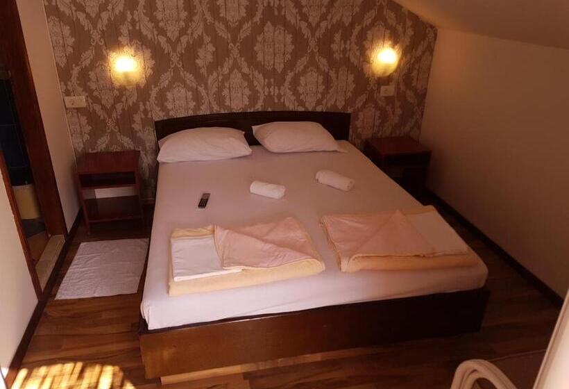 اتاق استاندارد با بالکن, Guest House Damjana
