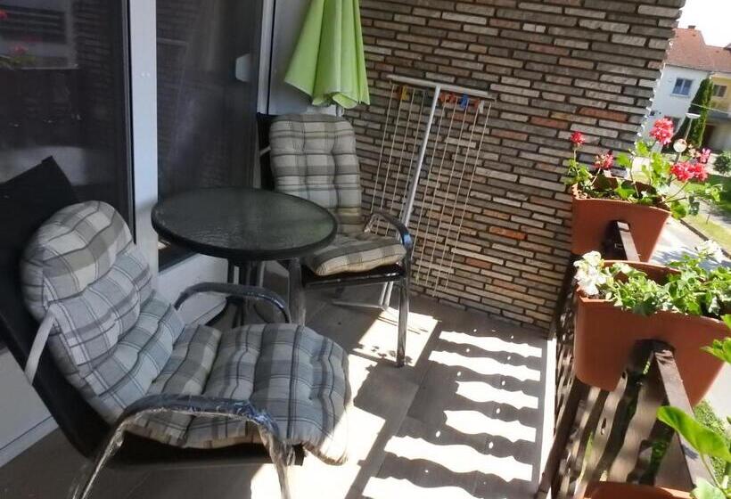 اتاق لوکس, Haus Gizella