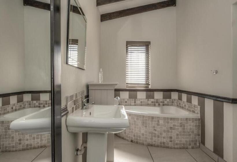 اتاق لوکس با بالکن, Onse Khaya Lodging And Conferencing
