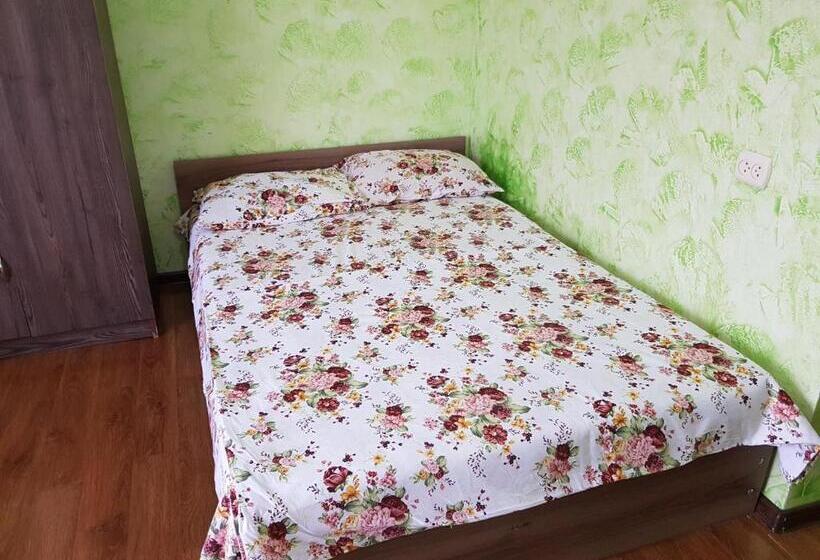اتاق استاندارد با بالکن, Vizitori