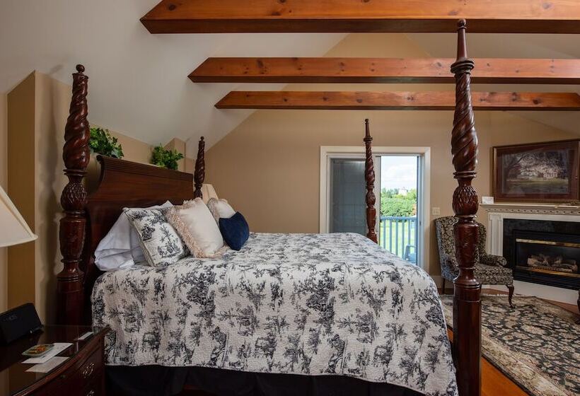 Номер Deluxe с Балконом, Strong House Inn