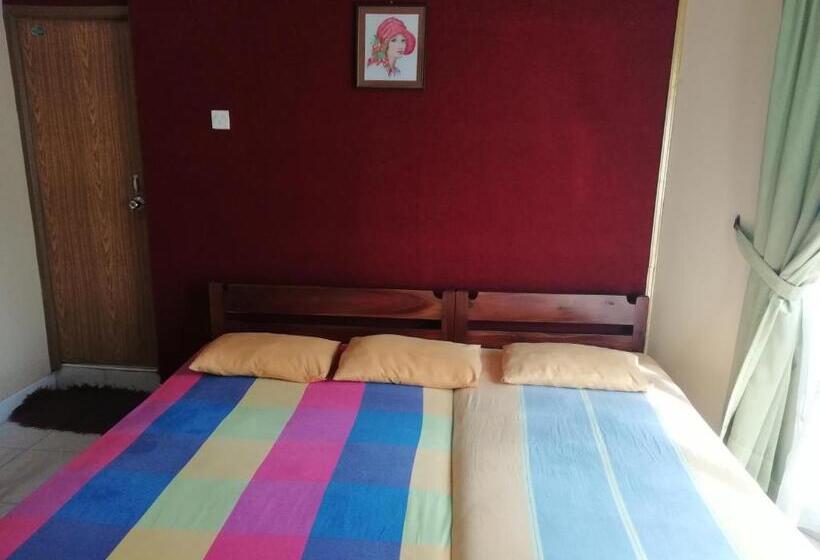 اتاق استاندارد, Mccarthy Guesthouse