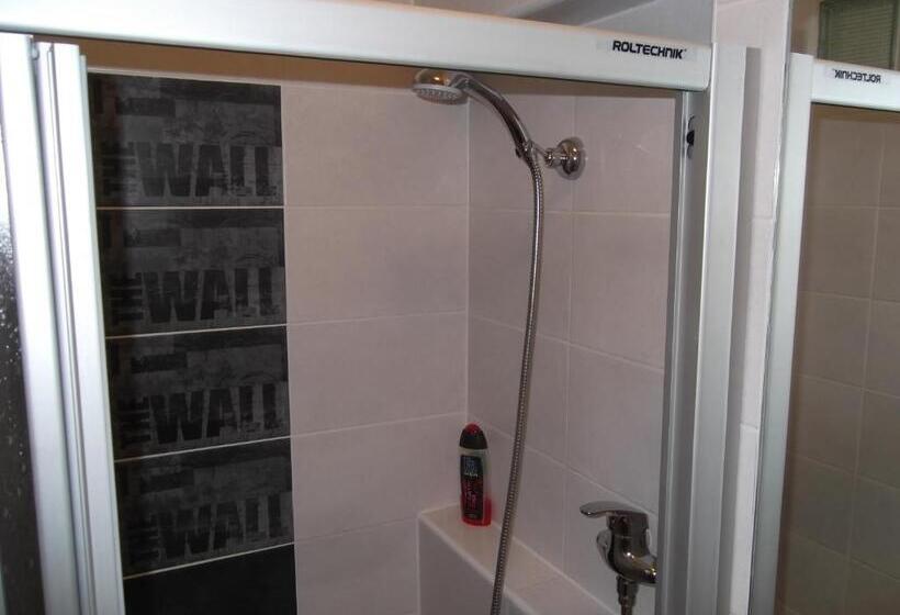 اتاق استاندارد سه نفره, Penzion Apartmány Zlín