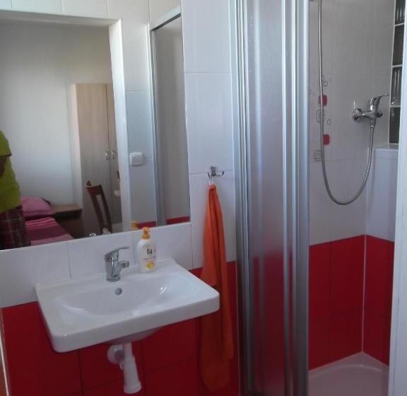 اتاق استاندارد سه نفره, Penzion Apartmány Zlín