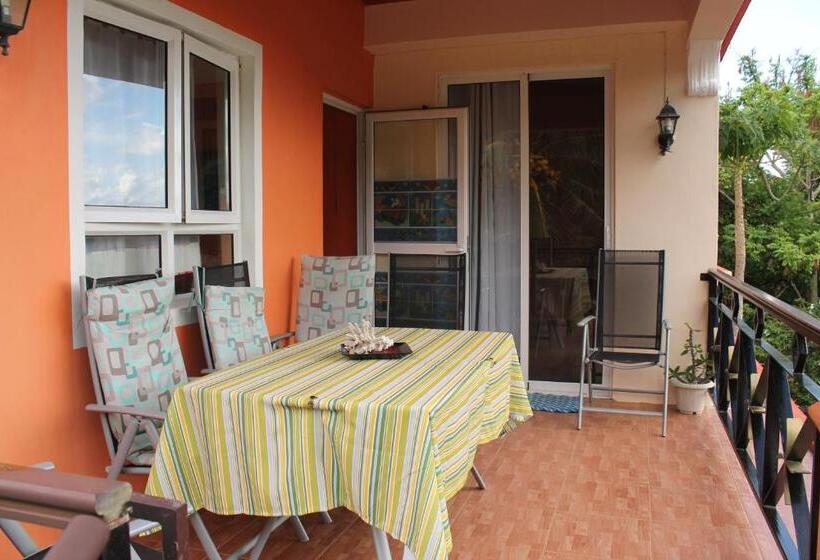 اتاق لوکس با بالکن, Villa La Romance Kreol