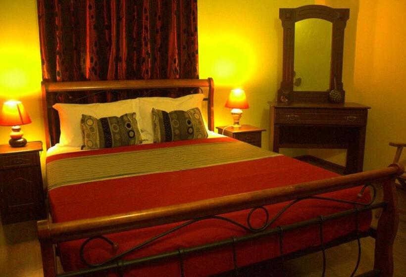 اتاق لوکس با تخت بزرگ, Villa La Romance Kreol