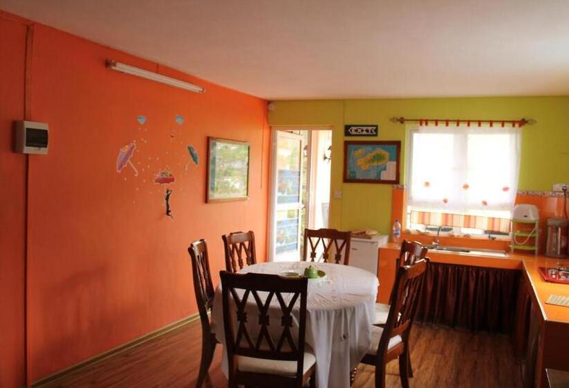 اتاق لوکس با بالکن, Villa La Romance Kreol