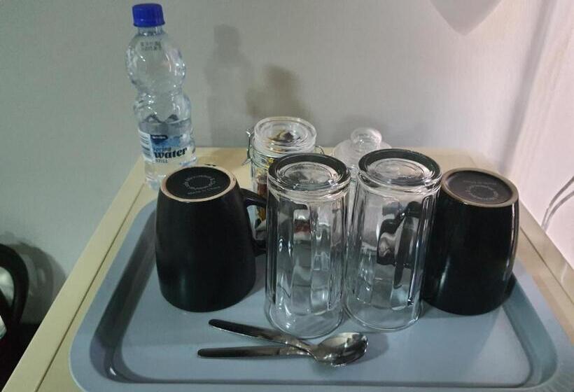 اتاق لوکس, Housemartin Guest House