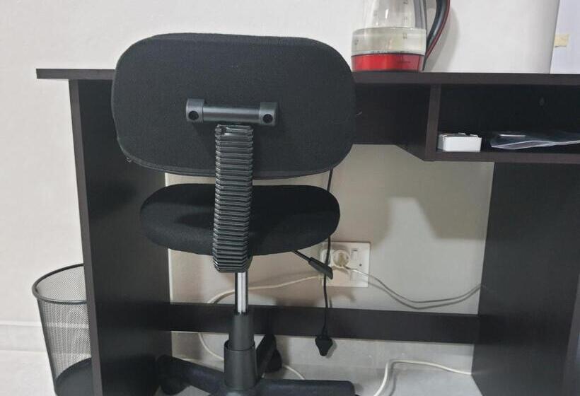 اتاق لوکس, Housemartin Guest House