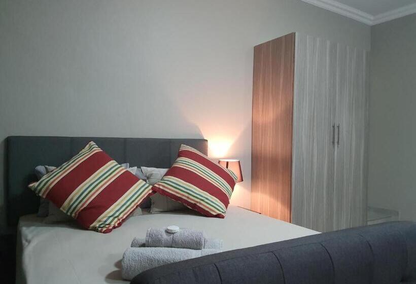 اتاق لوکس, Housemartin Guest House