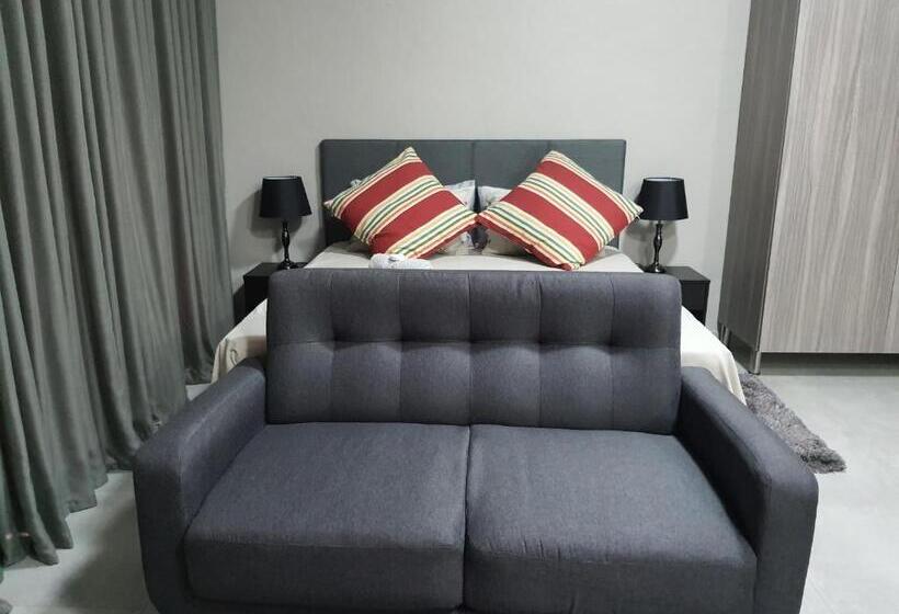 اتاق لوکس, Housemartin Guest House