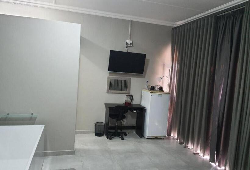 اتاق لوکس, Housemartin Guest House