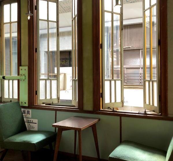اتاق خانوادگی, Onomichi Guest House Anago No Nedoko