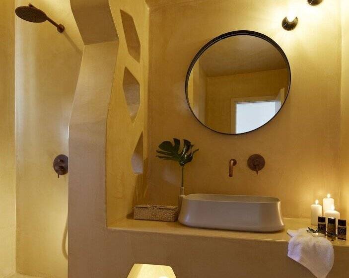 جناح جونيور مطلّ علي البحر, Aeon Suites  Adults Only