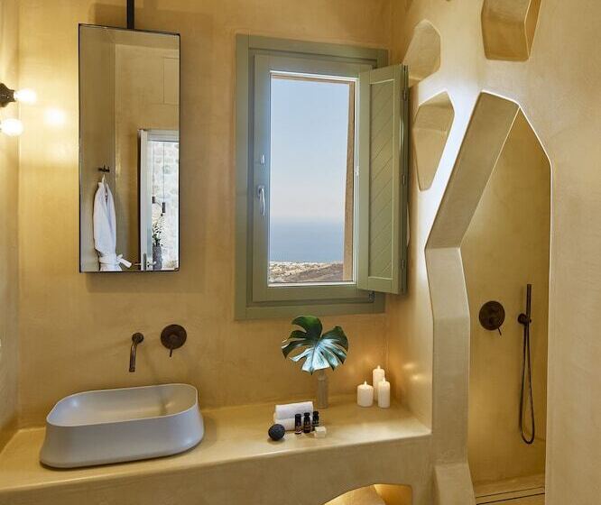 جناح سوبيريور مطل علي البحر, Aeon Suites  Adults Only