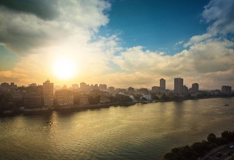 سوئیت با چشم‌انداز, The St. Regis Cairo